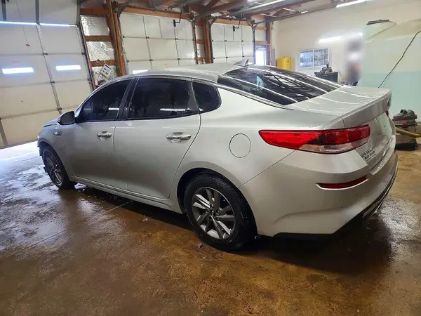 5XXGT4L31LG389706 2020 KIA OPTIMA - Image 2