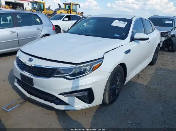 5XXGT4L31LG399121 2020 KIA OPTIMA - Image 2