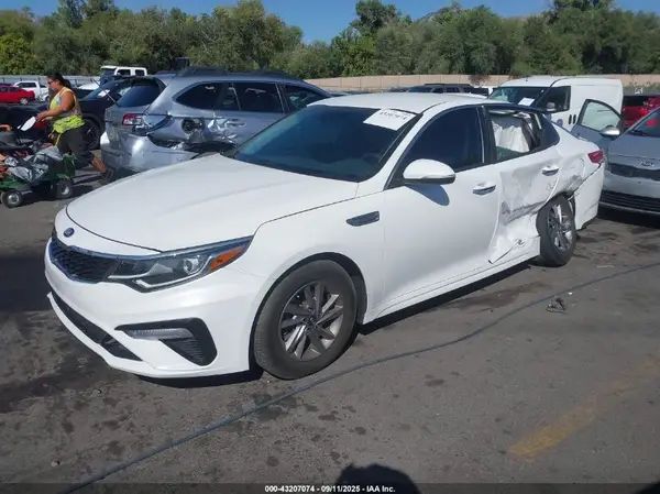 5XXGT4L31LG399801 2020 KIA OPTIMA - Image 2