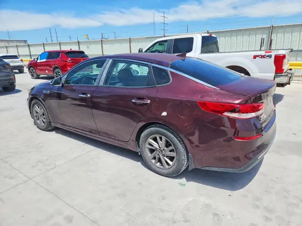 5XXGT4L31LG420193 2020 KIA OPTIMA - Image 2
