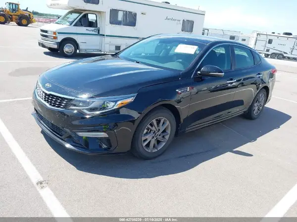5XXGT4L31LG422820 2020 KIA OPTIMA - Image 2