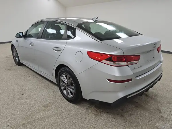 5XXGT4L31LG425149 2020 KIA OPTIMA - Image 2