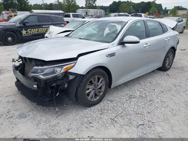 5XXGT4L31LG437771 2020 KIA OPTIMA - Image 2