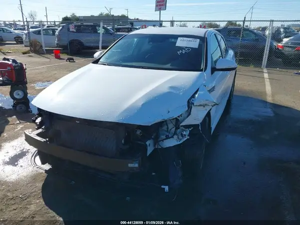 5XXGT4L31LG446759 2020 KIA OPTIMA - Image 2
