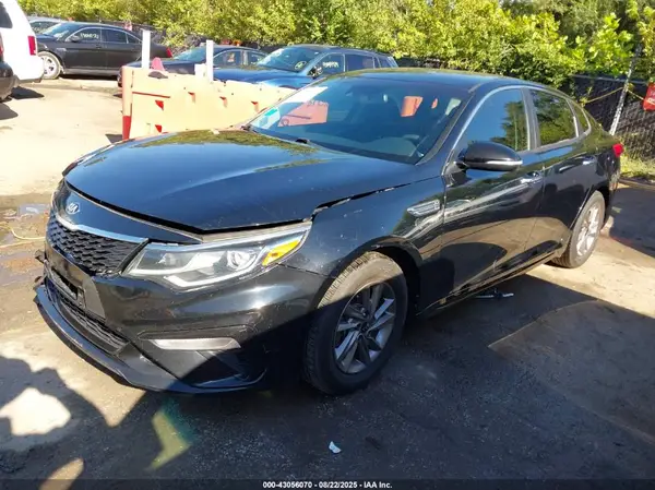 5XXGT4L31LG447975 2020 KIA OPTIMA - Image 2