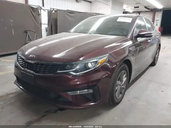 5XXGT4L31LG449404 2020 KIA OPTIMA - Image 2