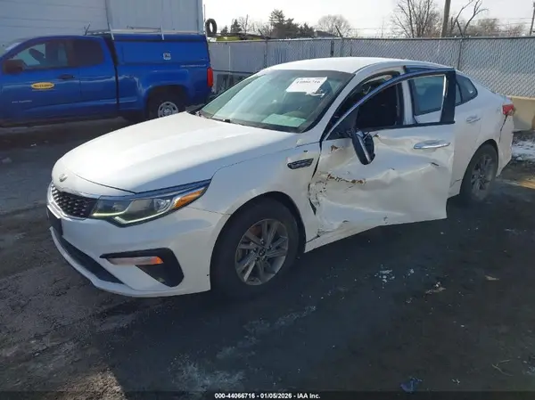 5XXGT4L31LG452027 2020 KIA OPTIMA - Image 2