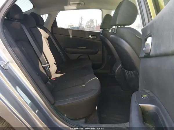 5XXGT4L32GG009519 2016 KIA OPTIMA - Image 8