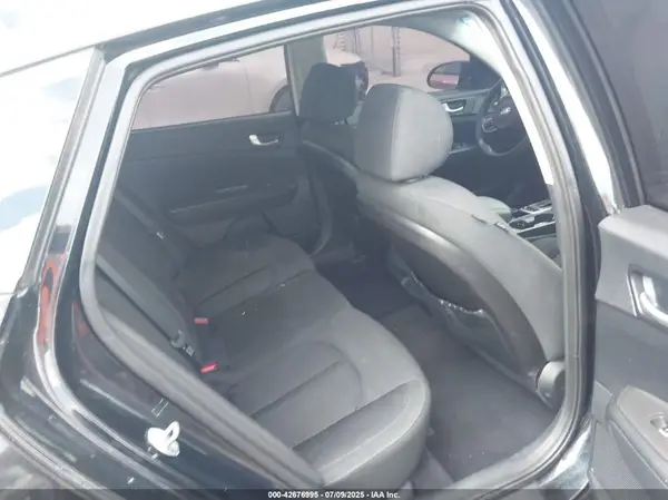 5XXGT4L32GG012873 2016 KIA OPTIMA - Image 8