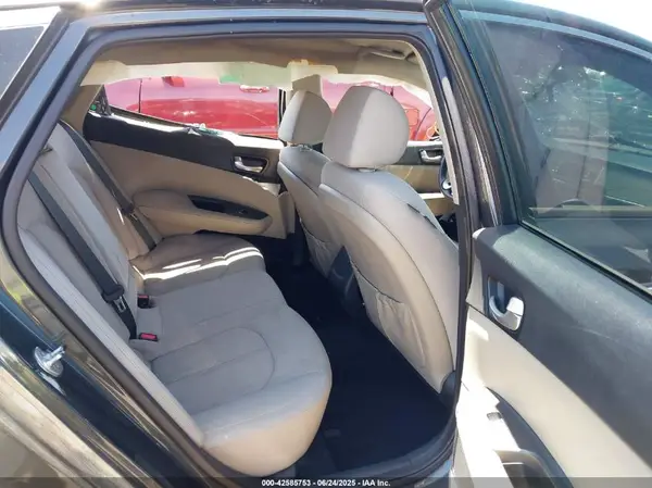5XXGT4L32GG015563 2016 KIA OPTIMA - Image 8