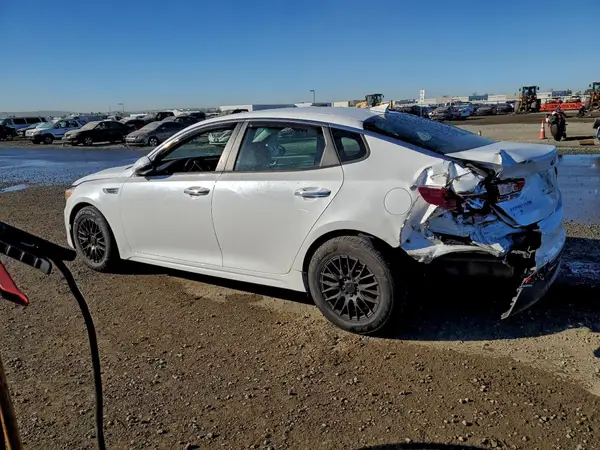 5XXGT4L32GG018530 2016 KIA OPTIMA - Image 2