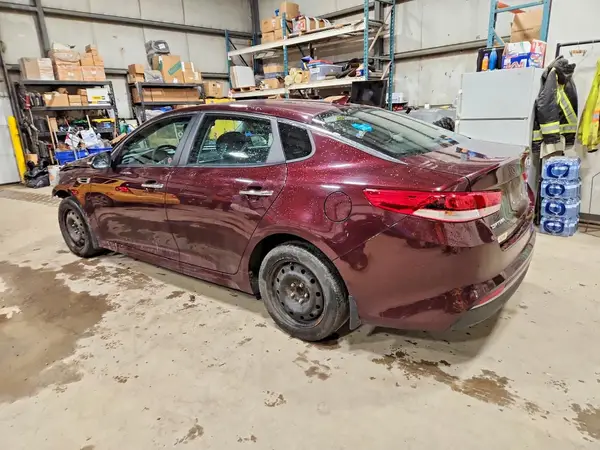 5XXGT4L32GG018821 2016 KIA OPTIMA - Image 2
