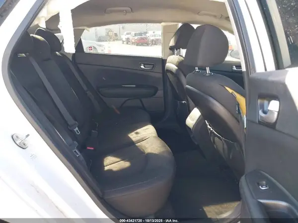 5XXGT4L32GG019290 2016 KIA OPTIMA - Image 8
