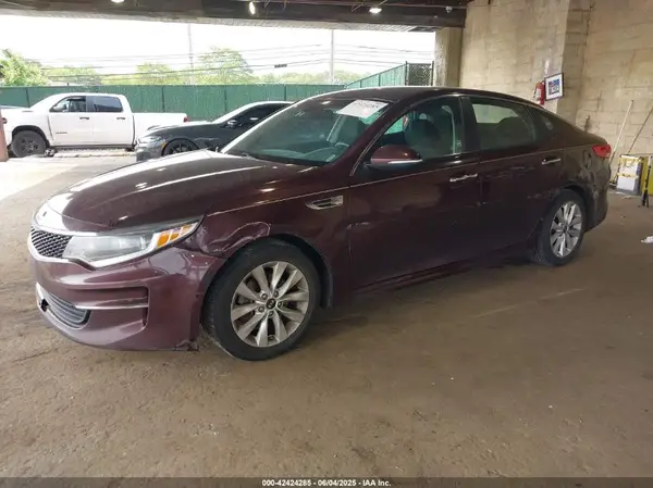 5XXGT4L32GG021055 2016 KIA OPTIMA - Image 2