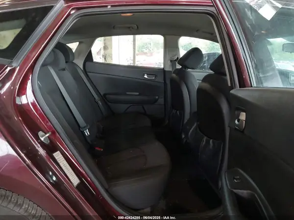 5XXGT4L32GG021055 2016 KIA OPTIMA - Image 8