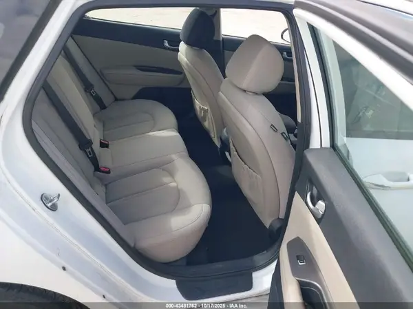 5XXGT4L32GG037465 2016 KIA OPTIMA - Image 8