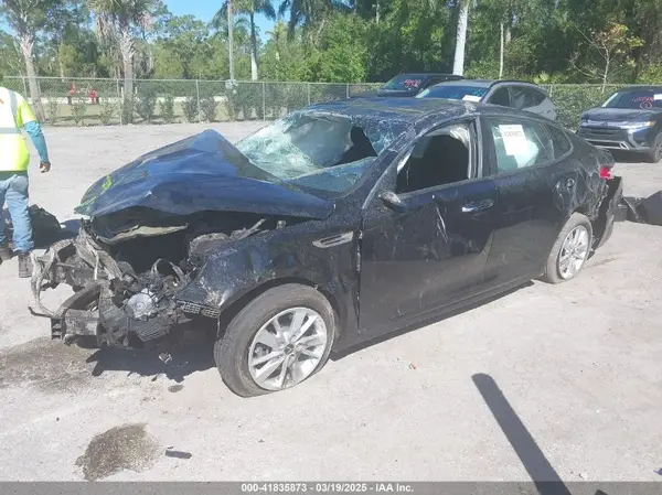 5XXGT4L32GG039782 2016 KIA OPTIMA - Image 2