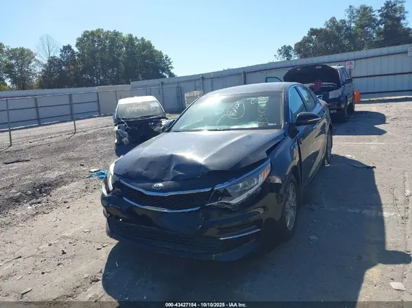 5XXGT4L32GG043296 2016 KIA OPTIMA - Image 2
