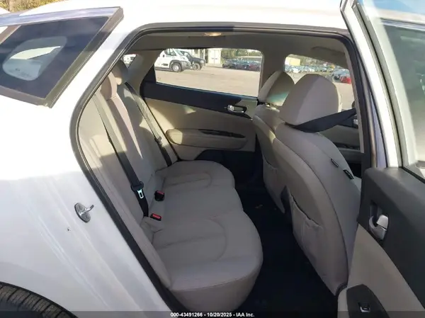 5XXGT4L32GG043931 2016 KIA OPTIMA - Image 8