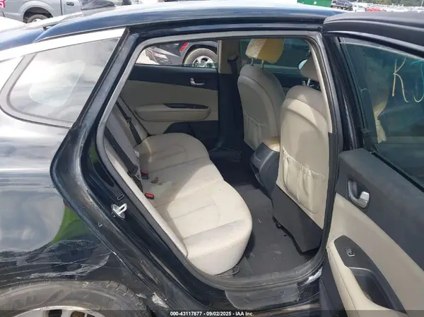 5XXGT4L32GG056033 2016 KIA OPTIMA - Image 8