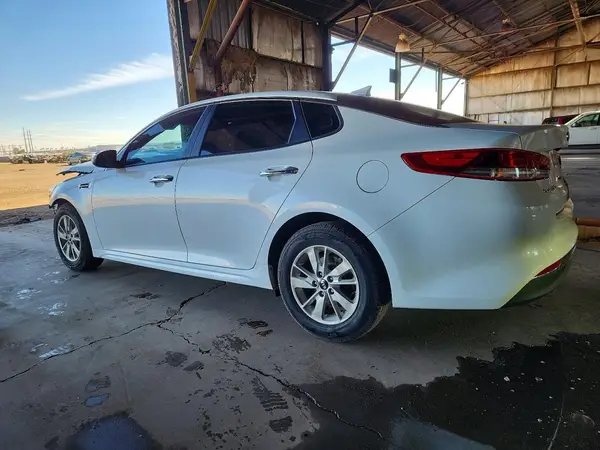 5XXGT4L32GG056257 2016 KIA OPTIMA - Image 2