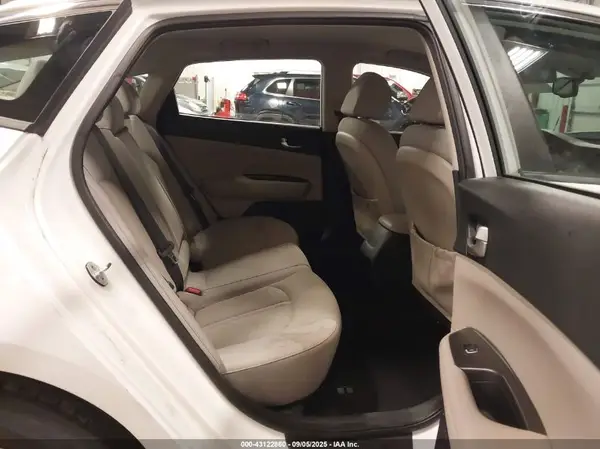 5XXGT4L32GG074497 2016 KIA OPTIMA - Image 8