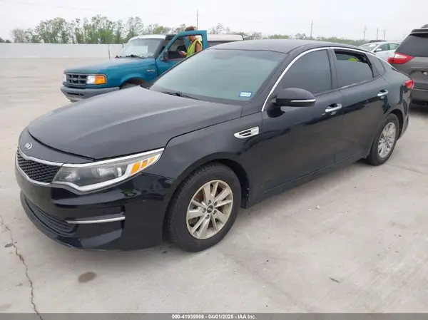 5XXGT4L32GG079456 2016 KIA OPTIMA - Image 2