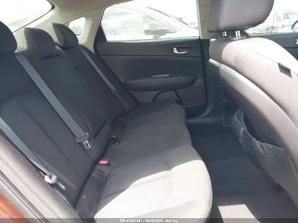 5XXGT4L32GG093891 2016 KIA OPTIMA - Image 8