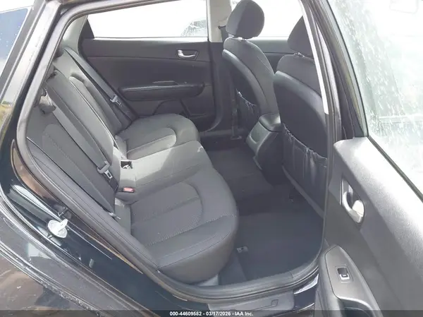 5XXGT4L32GG101178 2016 KIA OPTIMA - Image 8