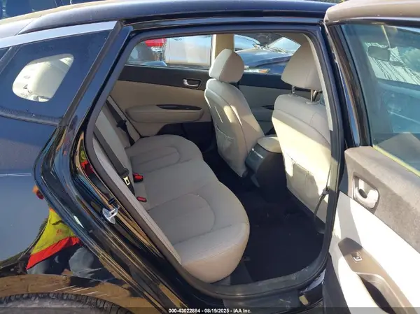 5XXGT4L32GG103058 2016 KIA OPTIMA - Image 8