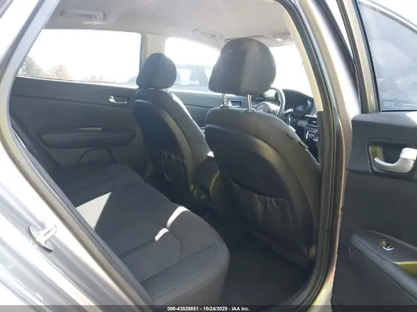 5XXGT4L32GG104646 2016 KIA OPTIMA - Image 8