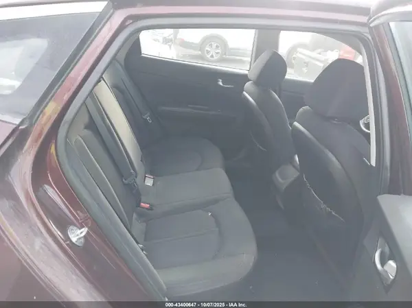 5XXGT4L32GG107367 2016 KIA OPTIMA - Image 8