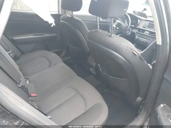 5XXGT4L32GG109247 2016 KIA OPTIMA - Image 8
