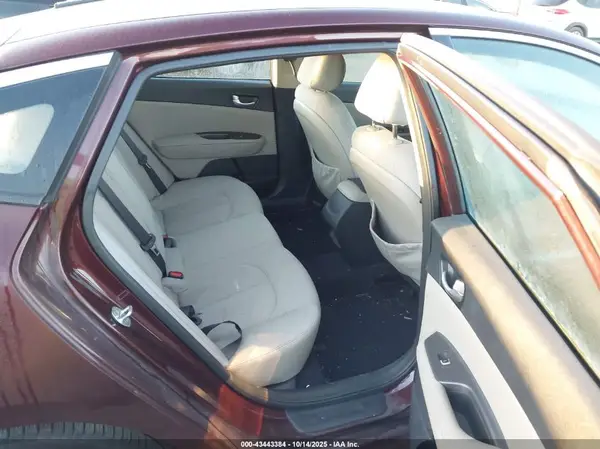 5XXGT4L32GG110589 2016 KIA OPTIMA - Image 8