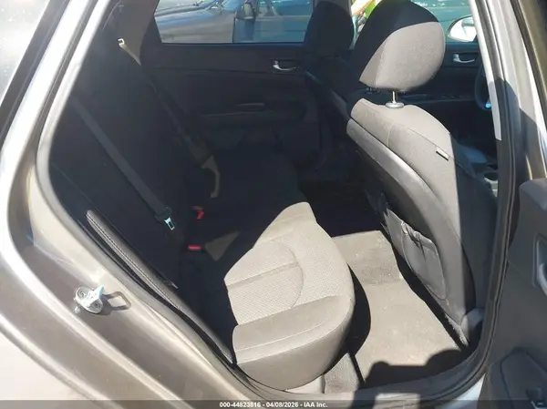 5XXGT4L32GG112276 2016 KIA OPTIMA - Image 8