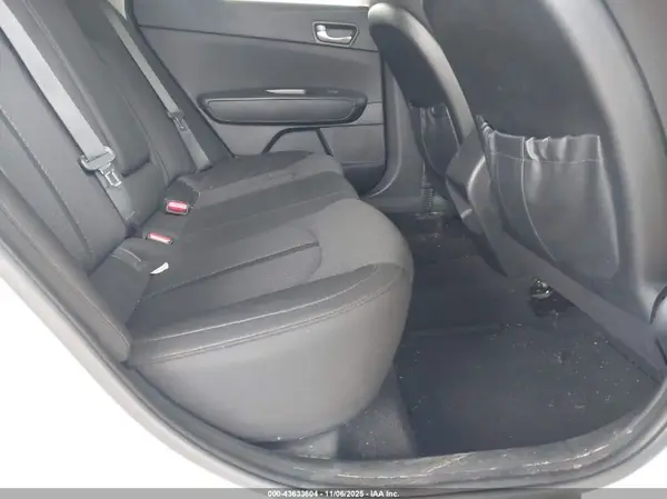 5XXGT4L32GG114822 2016 KIA OPTIMA - Image 8