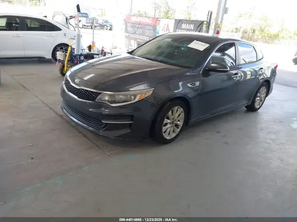 5XXGT4L32HG122226 2017 KIA OPTIMA - Image 2
