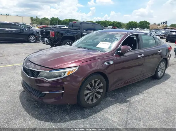 5XXGT4L32HG124607 2017 KIA OPTIMA - Image 2