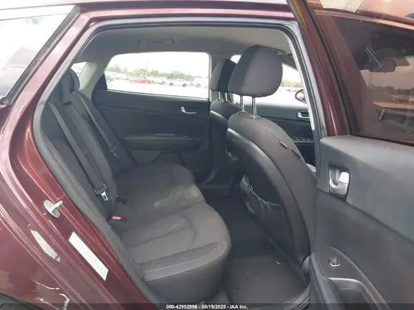 5XXGT4L32HG124607 2017 KIA OPTIMA - Image 8