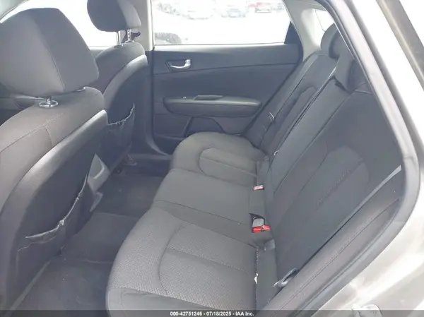 5XXGT4L32HG125420 2017 KIA OPTIMA - Image 8