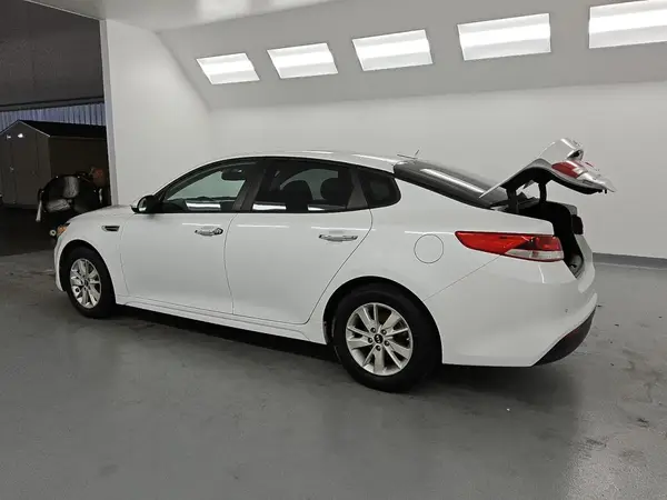 5XXGT4L32HG126017 2017 KIA OPTIMA - Image 2