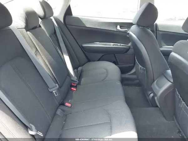 5XXGT4L32HG136496 2017 KIA OPTIMA - Image 8