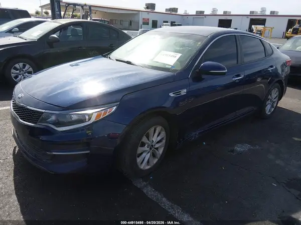 5XXGT4L32HG140452 2017 KIA OPTIMA - Image 2