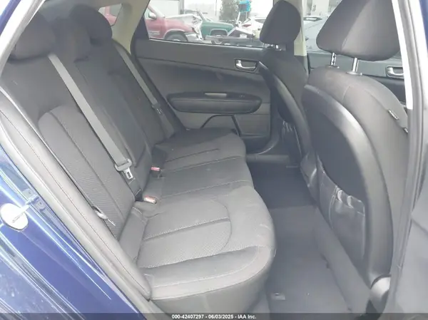 5XXGT4L32HG142220 2017 KIA OPTIMA - Image 8