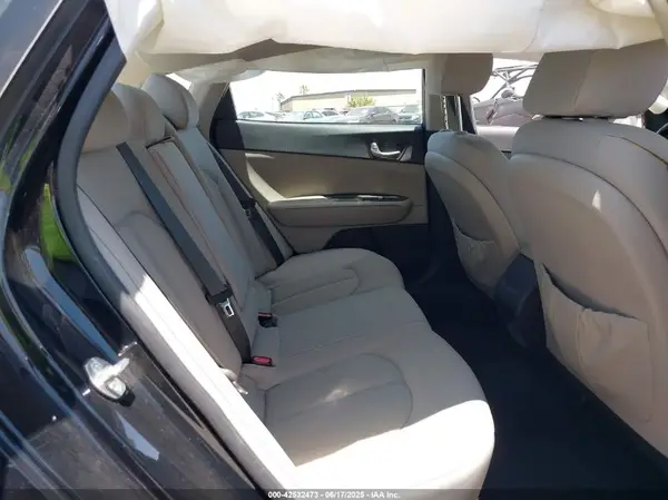 5XXGT4L32HG146851 2017 KIA OPTIMA - Image 8