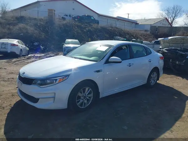 5XXGT4L32HG153802 2017 KIA OPTIMA - Image 2