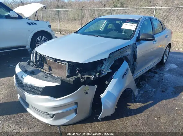 5XXGT4L32HG154092 2017 KIA OPTIMA - Image 2