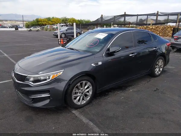 5XXGT4L32HG154142 2017 KIA OPTIMA - Image 2
