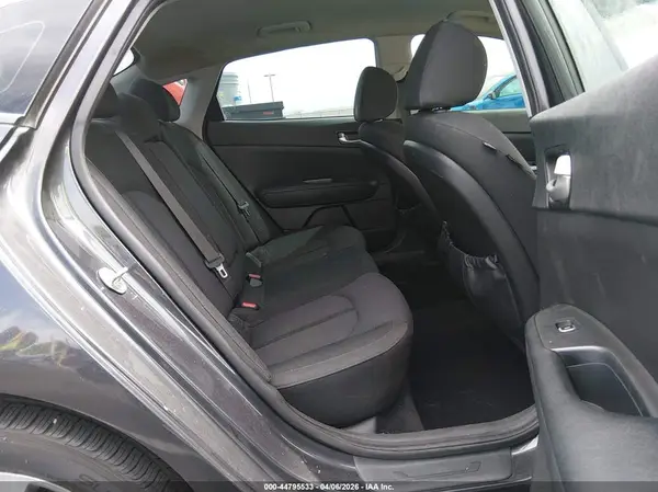 5XXGT4L32HG154142 2017 KIA OPTIMA - Image 8
