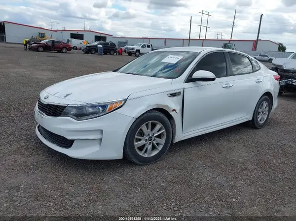 5XXGT4L32HG162886 2017 KIA OPTIMA - Image 2